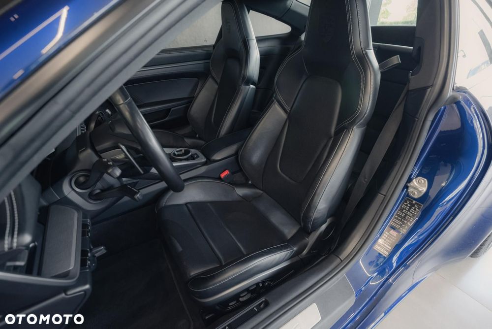 Porsche 911 Carrera 4S - 13