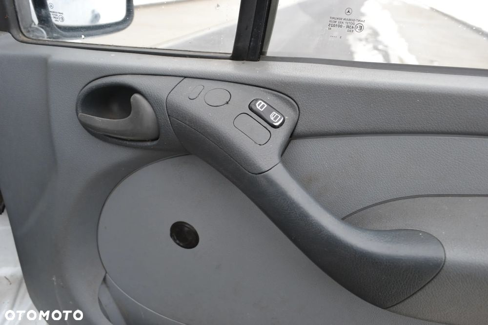 Mercedes-Benz Sprinter - 16