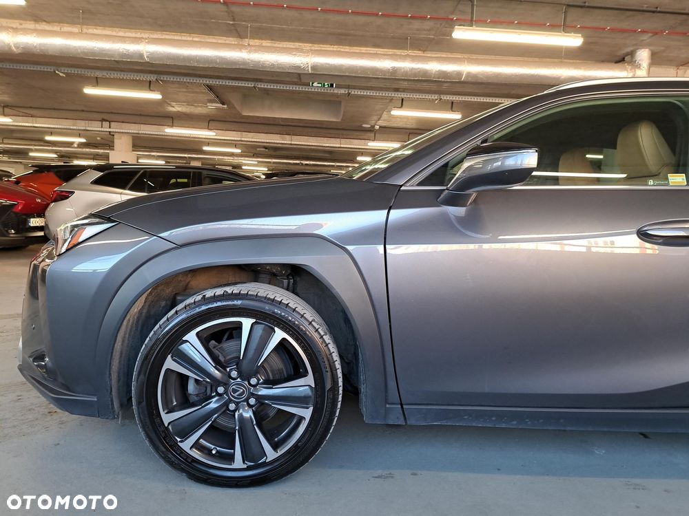 Lexus UX 250h GPF Business 2WD - 38