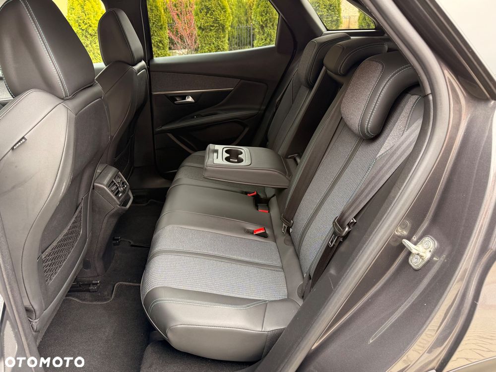Peugeot 3008 1.5 BlueHDi Allure S&S - 26