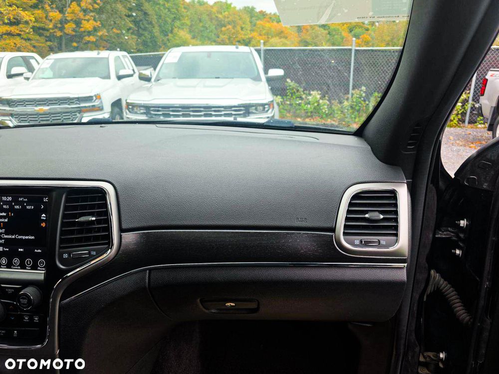 Jeep Grand Cherokee - 16