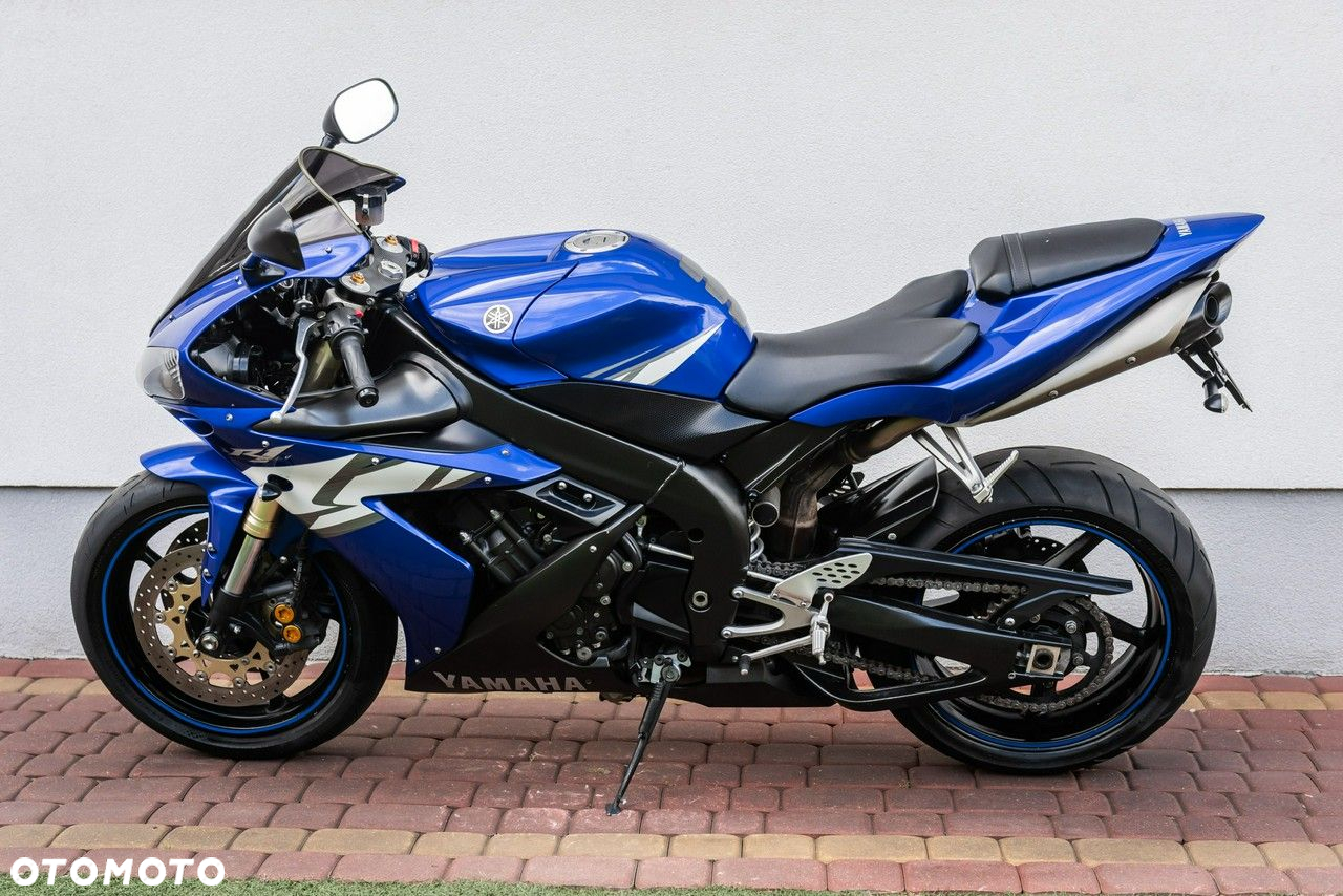 Yamaha R1 - 5