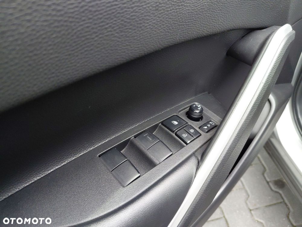 Toyota Corolla Cross 2.0 Hybrid Style - 17
