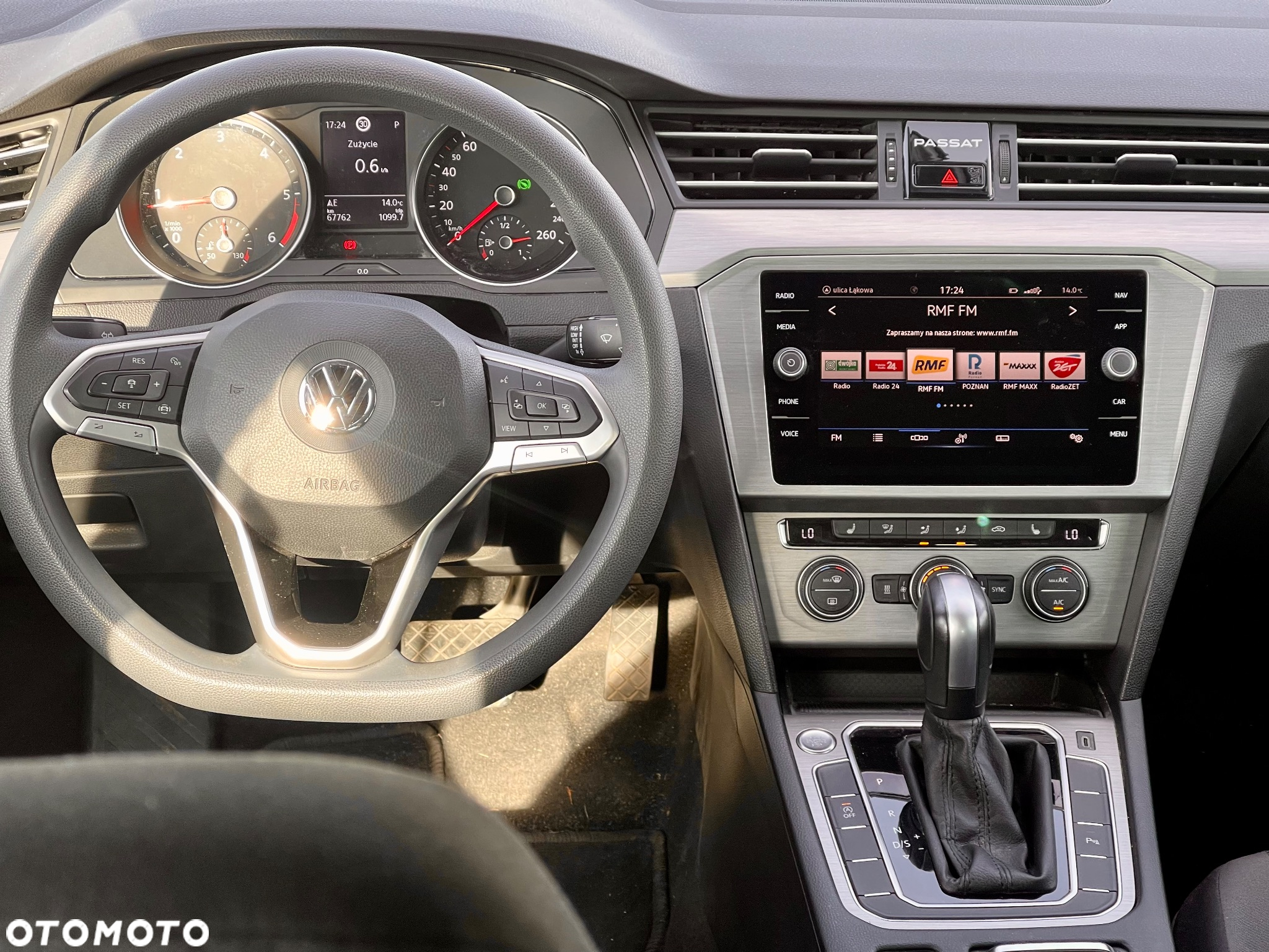Volkswagen Passat - 18