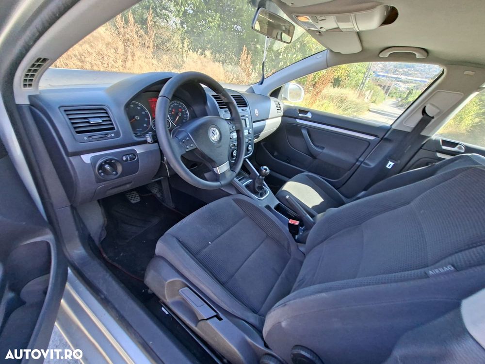 Volkswagen Jetta - 7