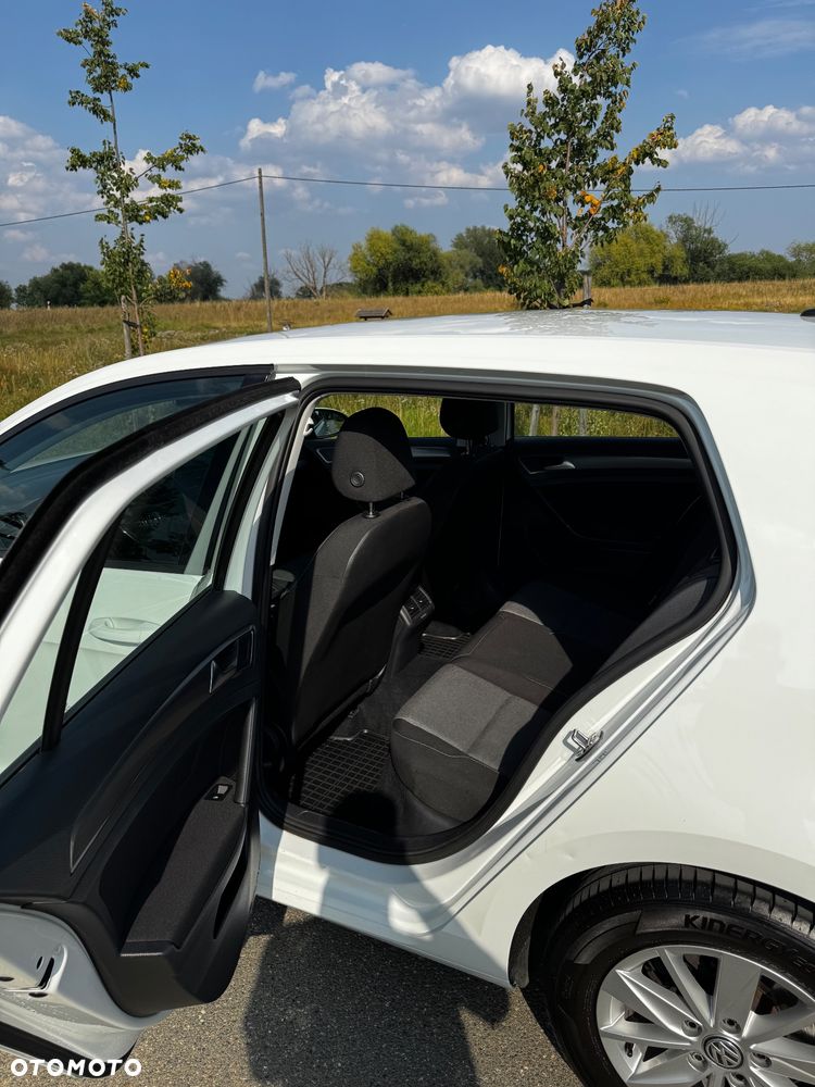 Volkswagen Golf - 10