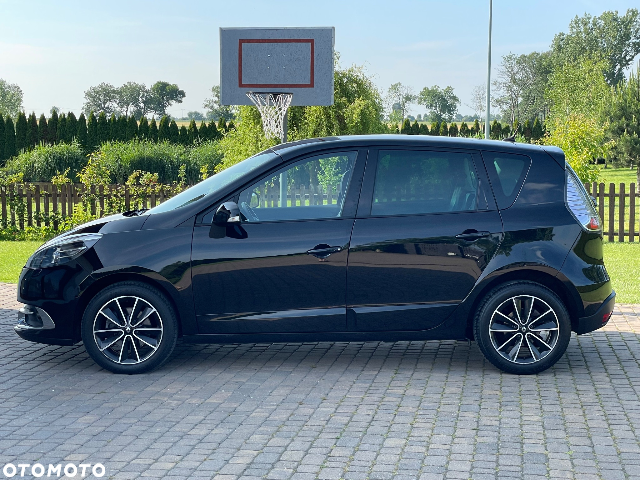 Renault Scenic dCi 110 Xmod Paris - 11