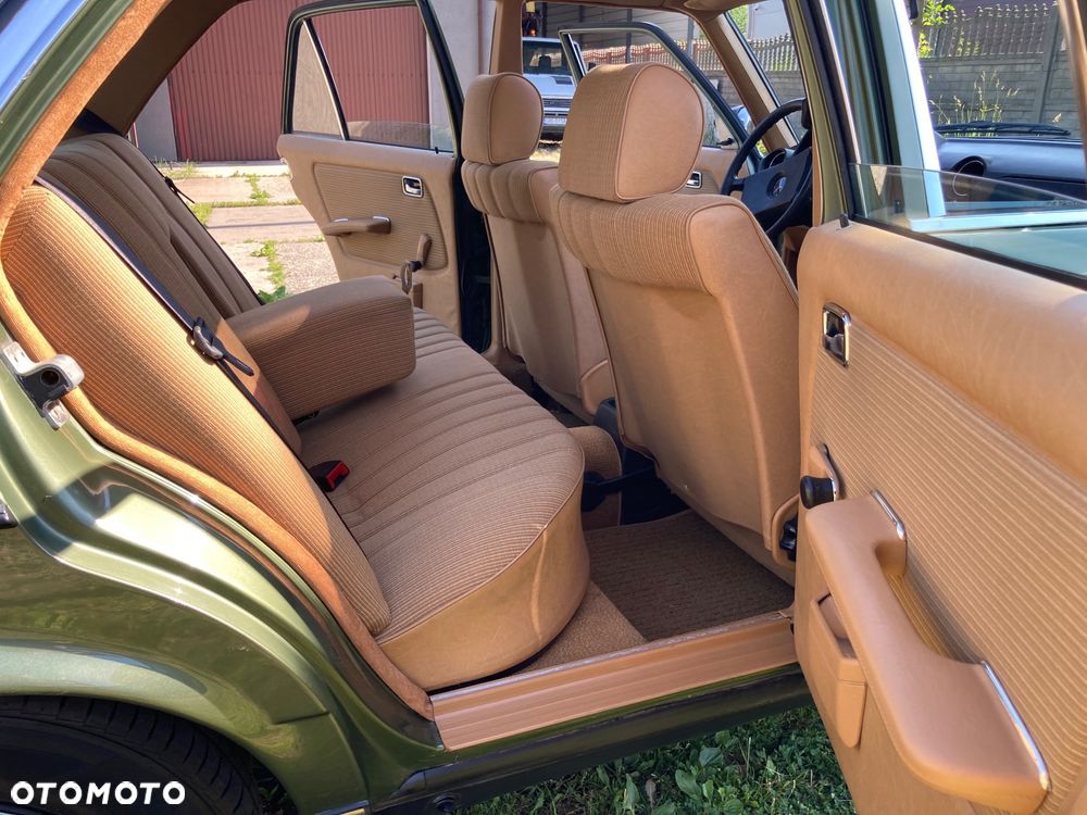 Mercedes-Benz W123 - 25