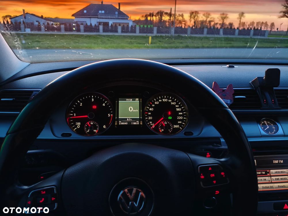 Volkswagen Passat 2.0 TDI Comfortline DSG - 20