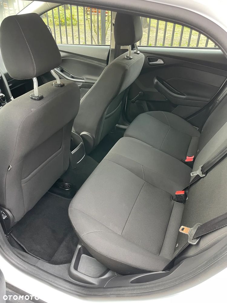 Ford Focus 1.6 Trend - 12