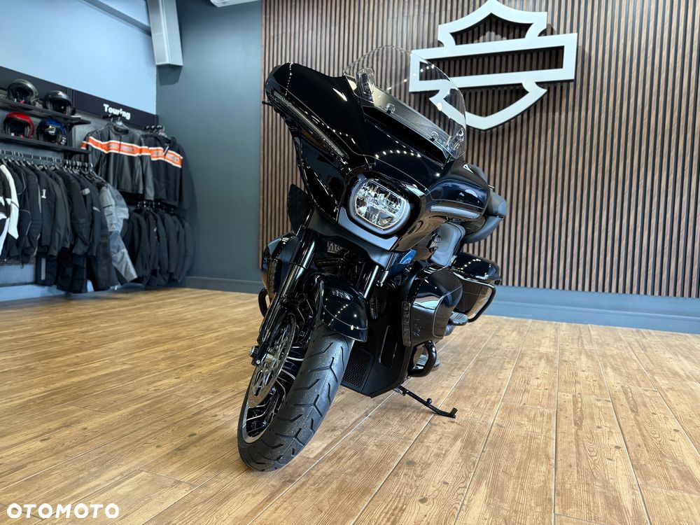 Harley-Davidson Touring Street Glide - 4