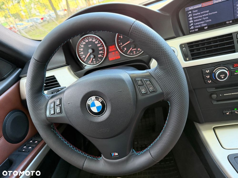 BMW Seria 3 330i - 15