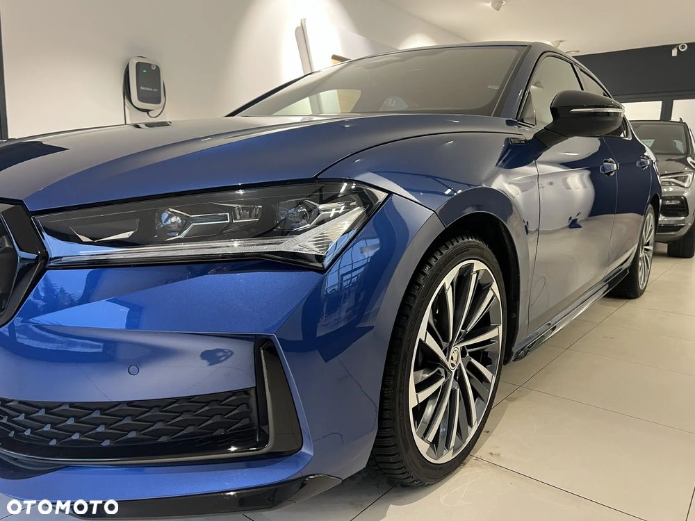 Skoda Superb 2.0 TDI SCR 4x4 Sportline DSG - 2