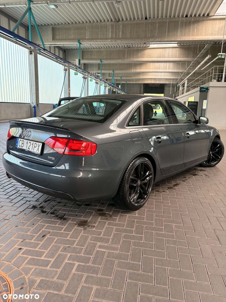 Audi A4 Limousine - 9