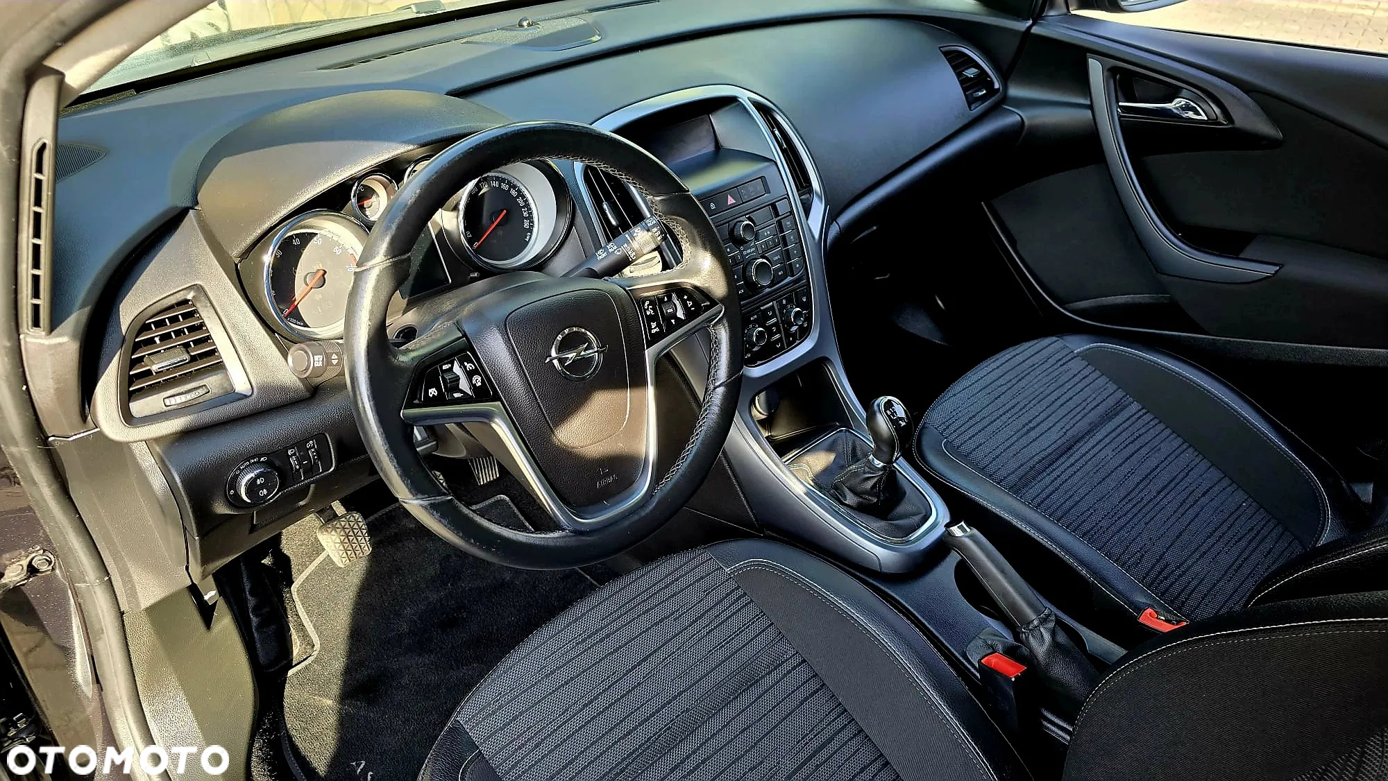 Opel Astra 1.4 Turbo Color Edition - 9