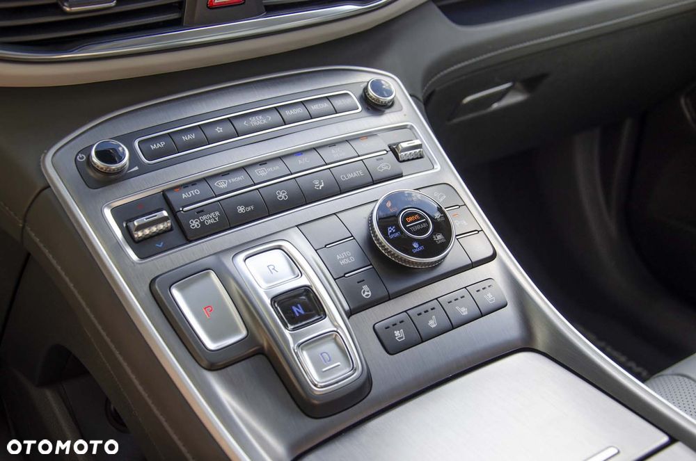 Hyundai Santa Fe 1.6 T-GDI HEV Platinum 4WD 7os - 11