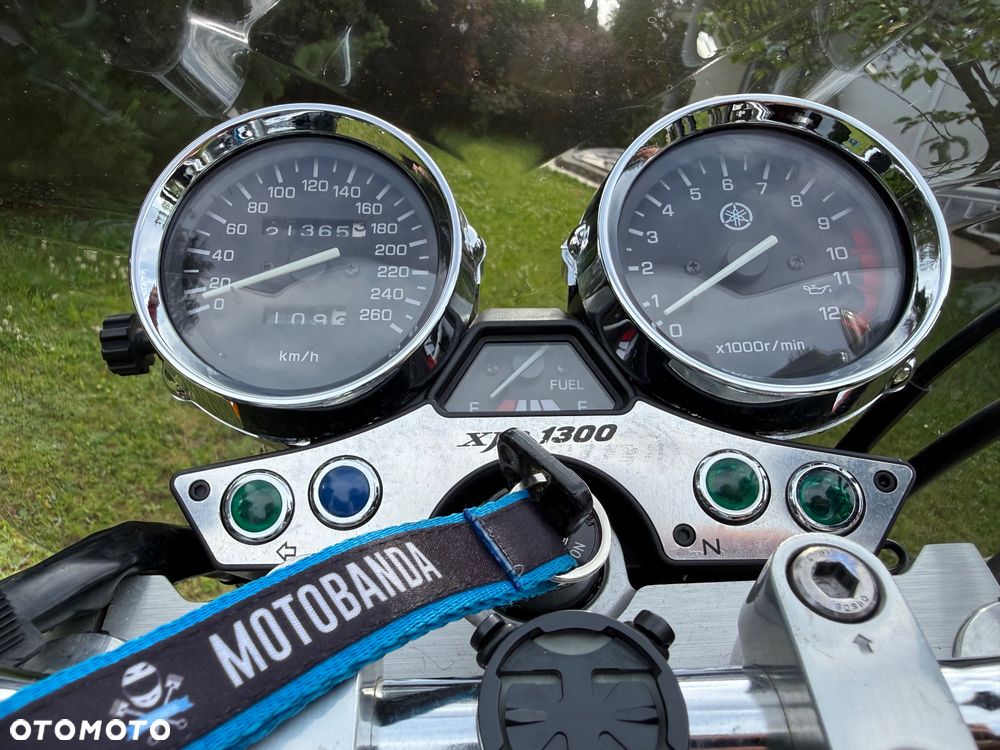 Yamaha XJR - 11