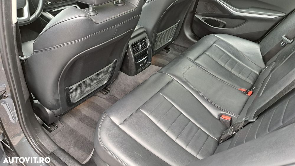 BMW Seria 3 320d Aut. Luxury Line - 9