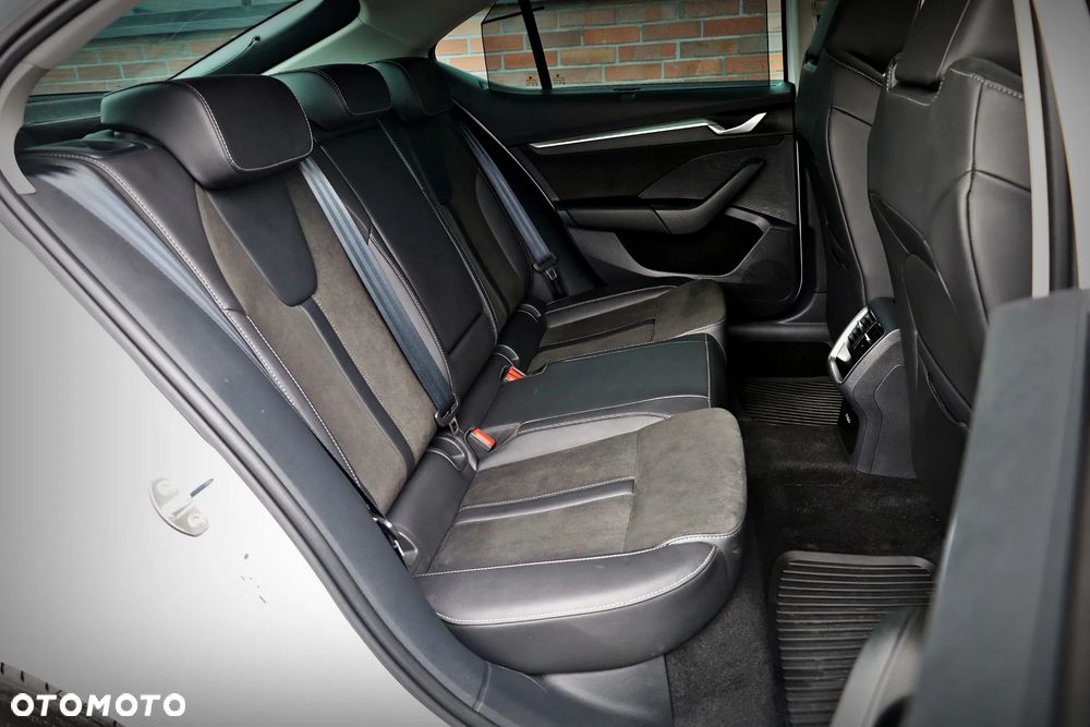 Skoda Octavia 2.0 TDI Selection DSG - 25
