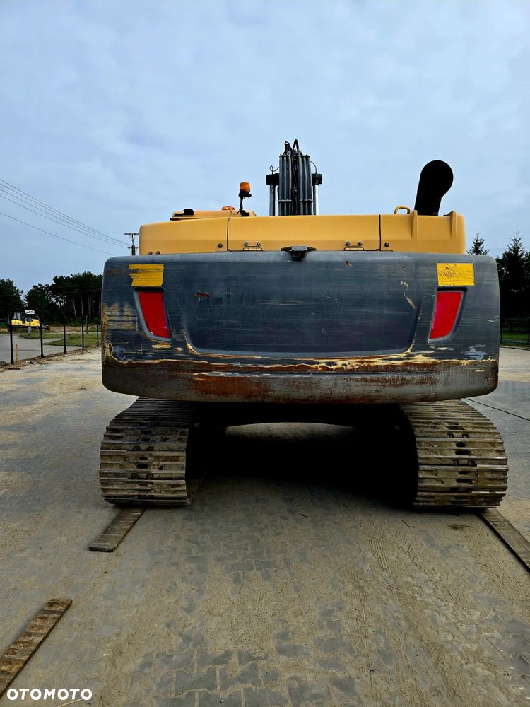 Volvo EC250DL - 11