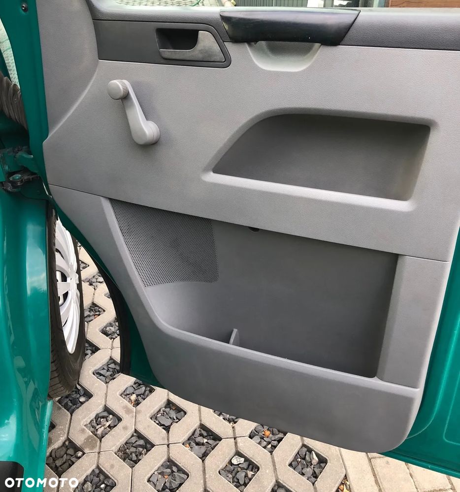 Volkswagen Transporter - 11