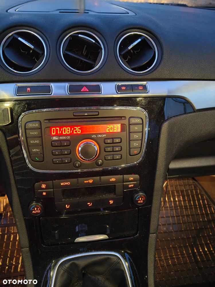 Ford S-Max - 8