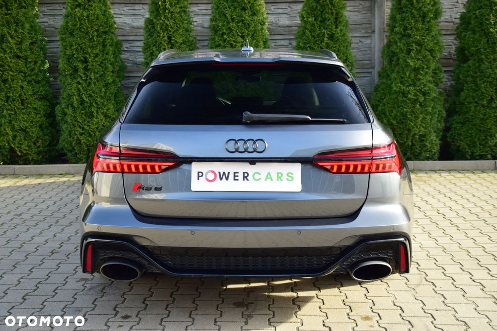 Audi RS6 Avant - 12