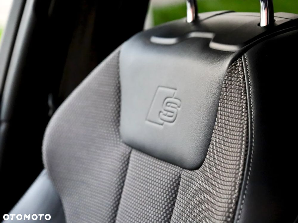 Audi A4 Limousine 40 TFSI S tronic - 28