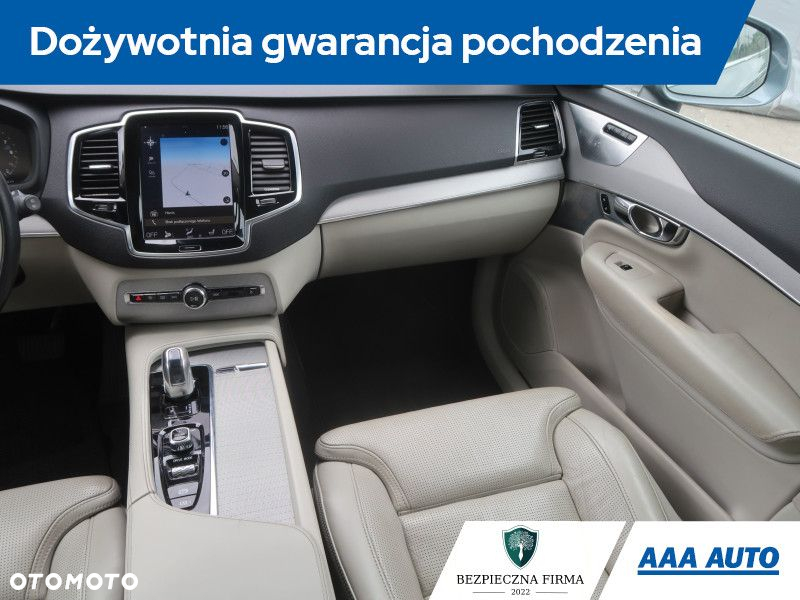 Volvo XC 90 - 9