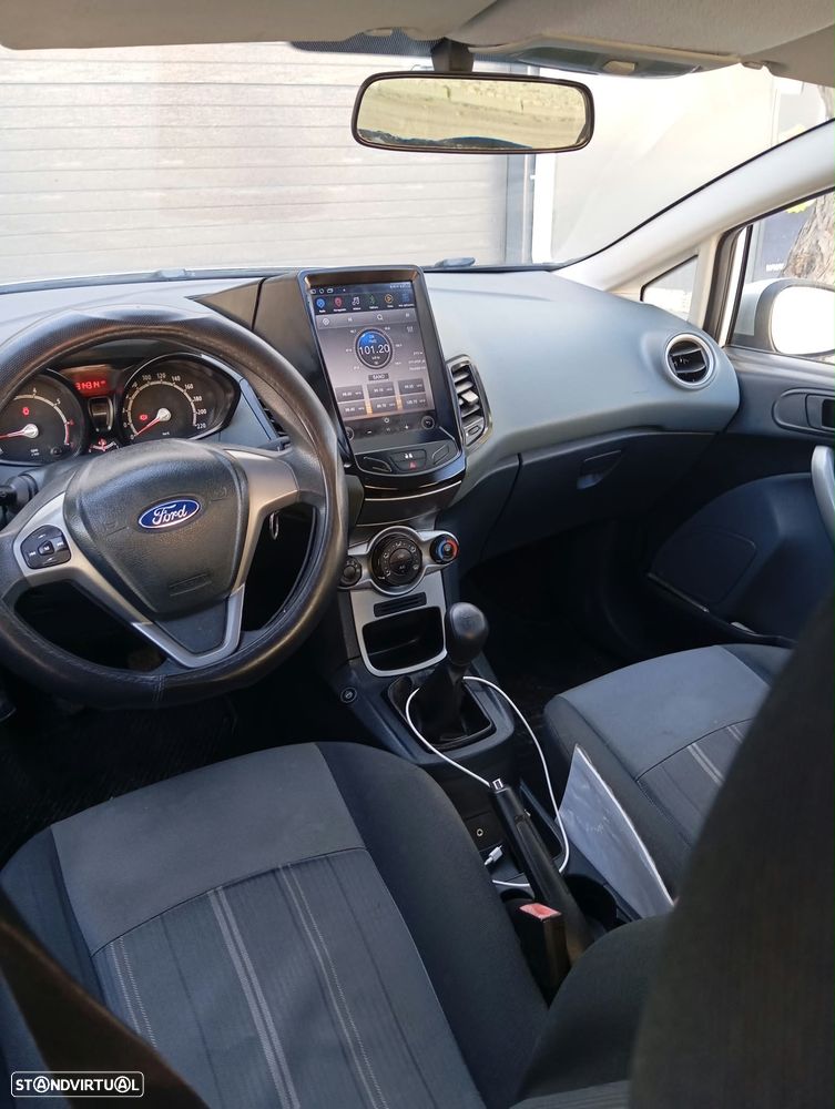 Ford Fiesta 1.25 Techno 124g - 4