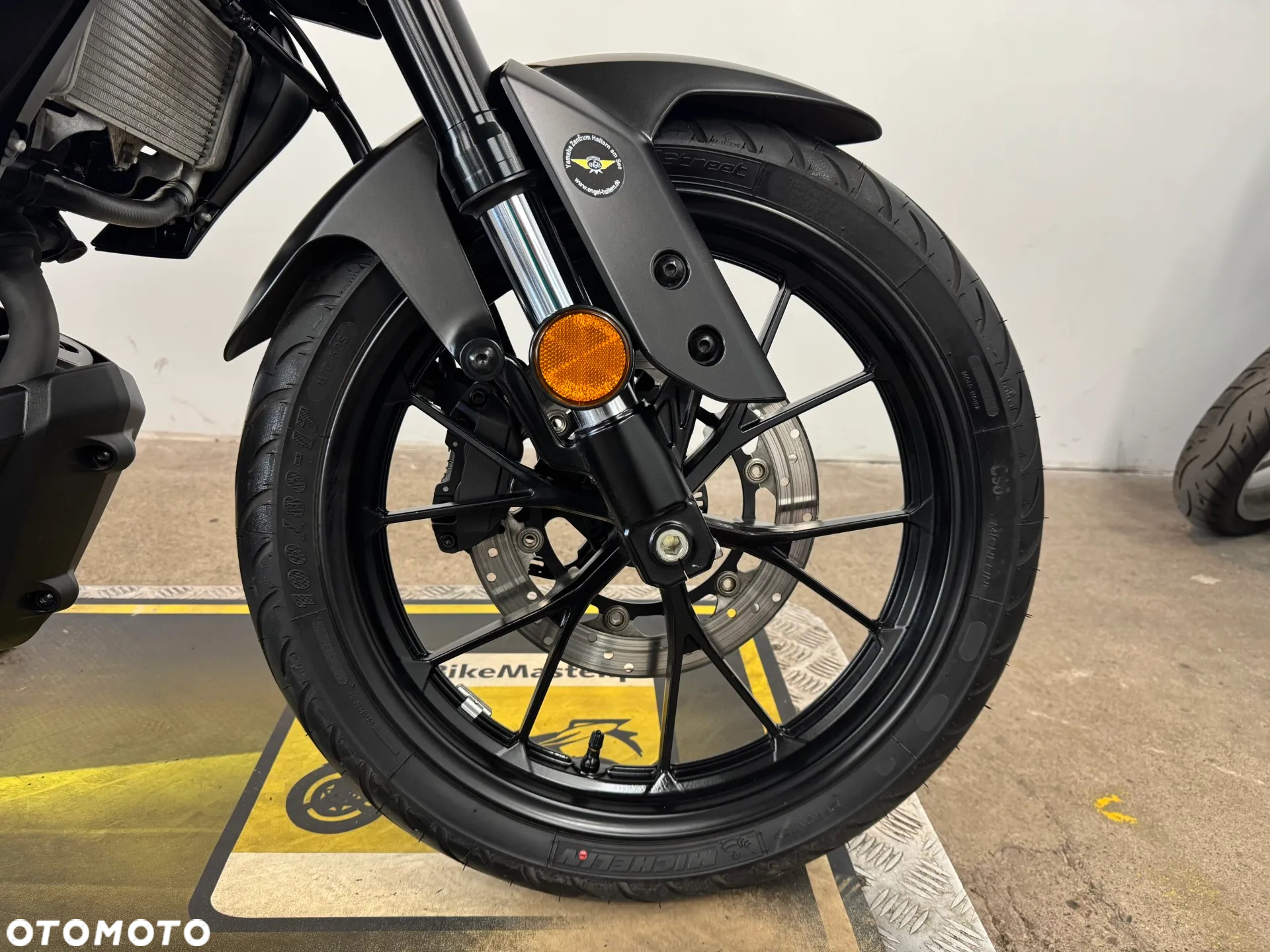 Yamaha MT - 8