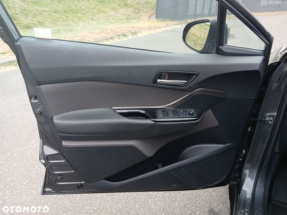 Toyota C-HR 2.0 Hybrid Executive - 37