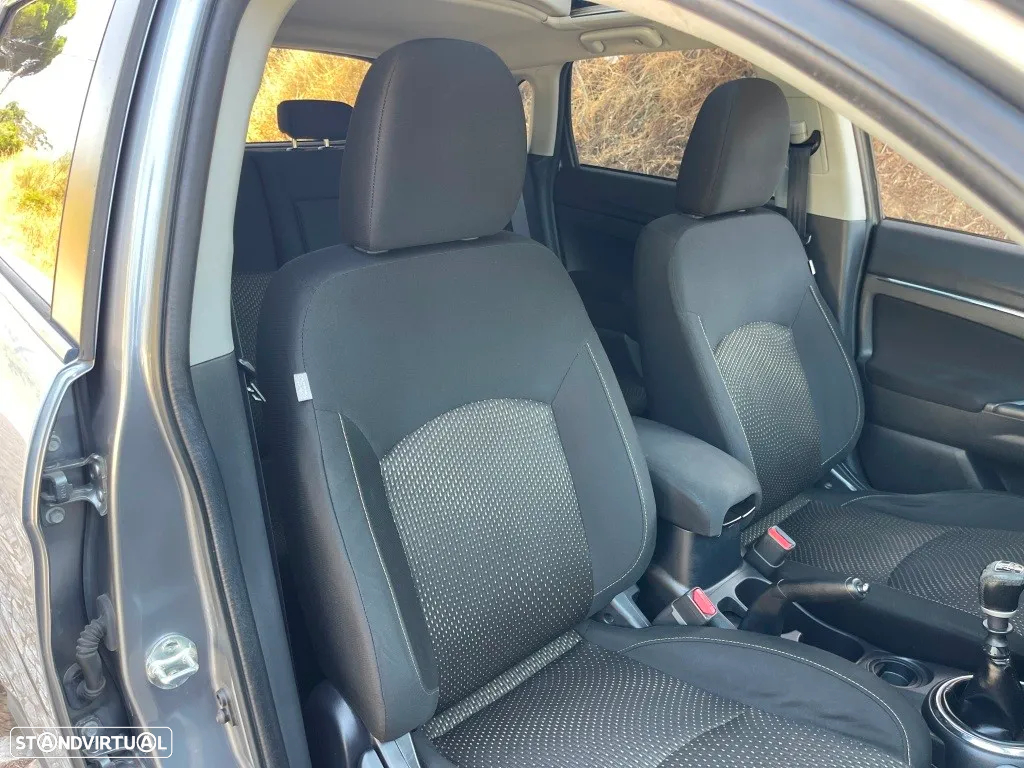 Mitsubishi ASX 1.8 DI-D Intense - 36