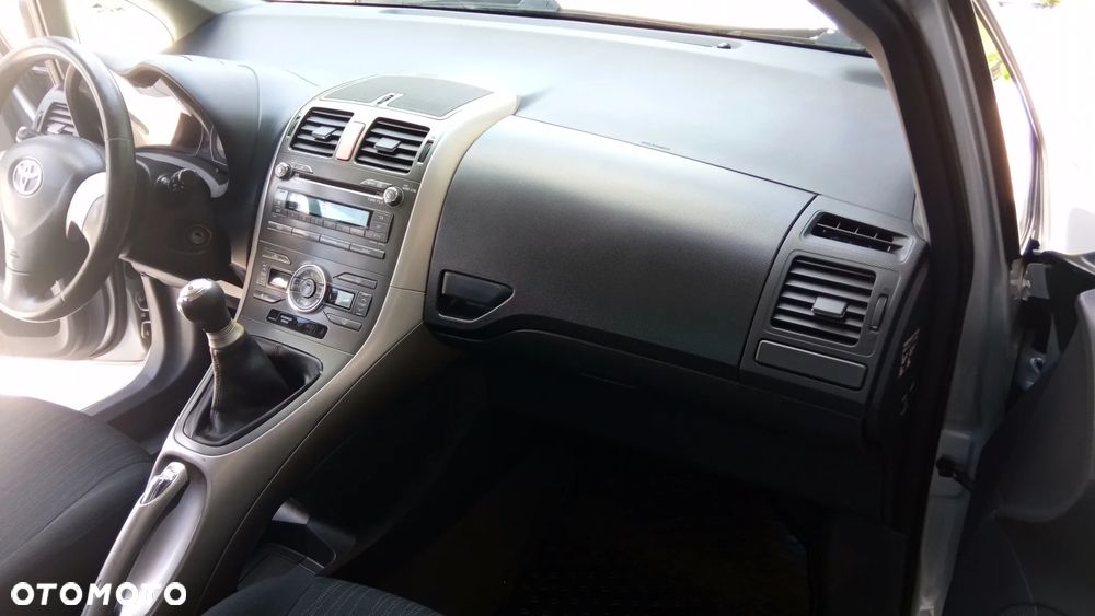 Toyota Auris 1.4 D-4D Luna - 21