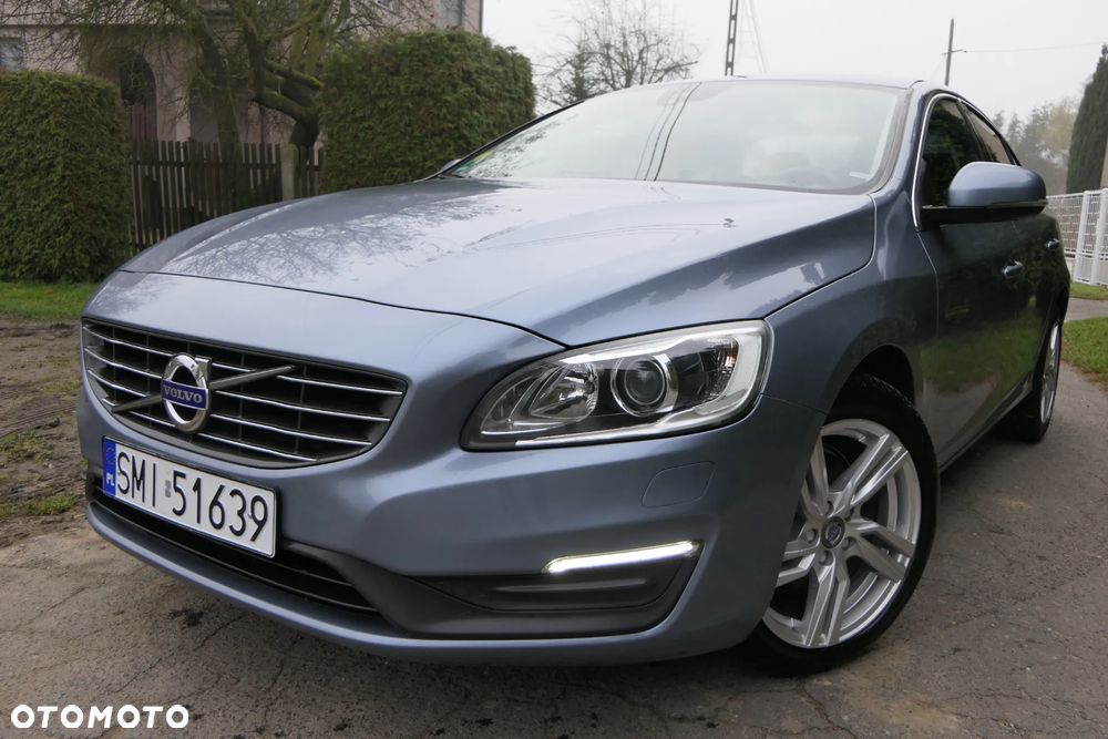 Volvo S60 D3 Drive-E Momentum - 1