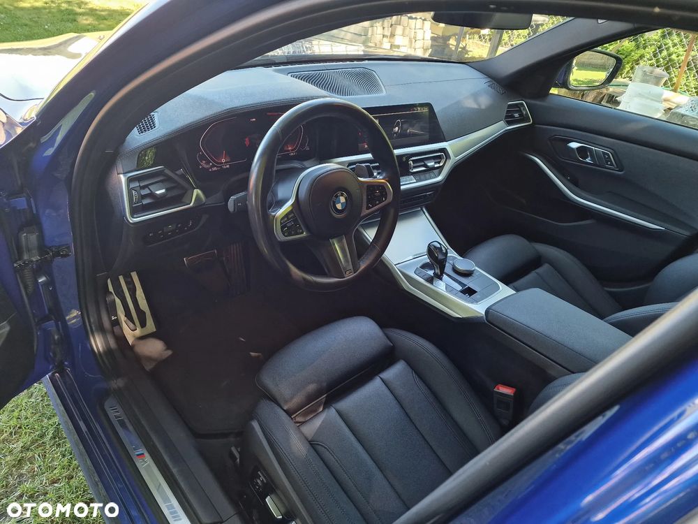 BMW Seria 3 330i M Sport - 26