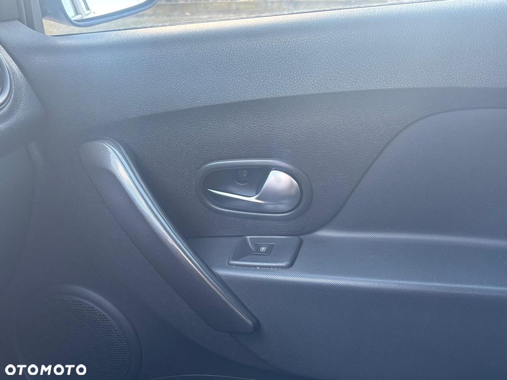 Dacia Logan 1.0 TCe SL Celebration S&S - 31