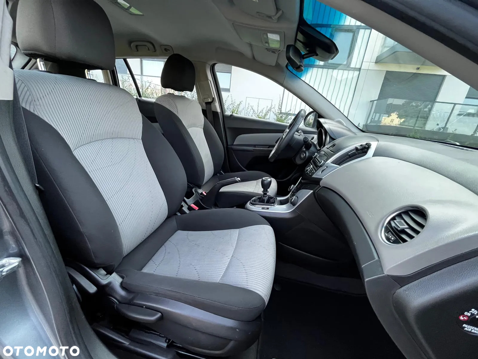 Chevrolet Cruze - 12