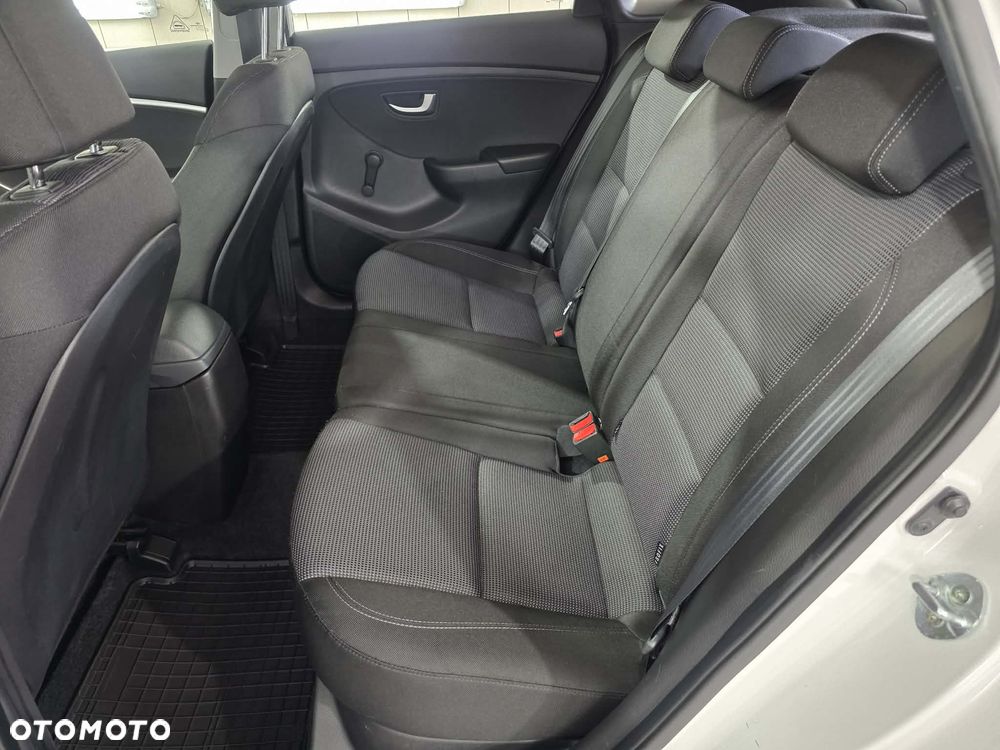 Hyundai i30 1.4 Fifa World Cup Edition - 26