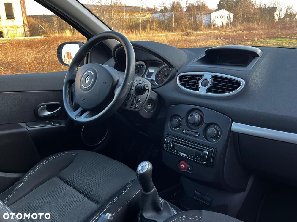 Renault Clio - 10