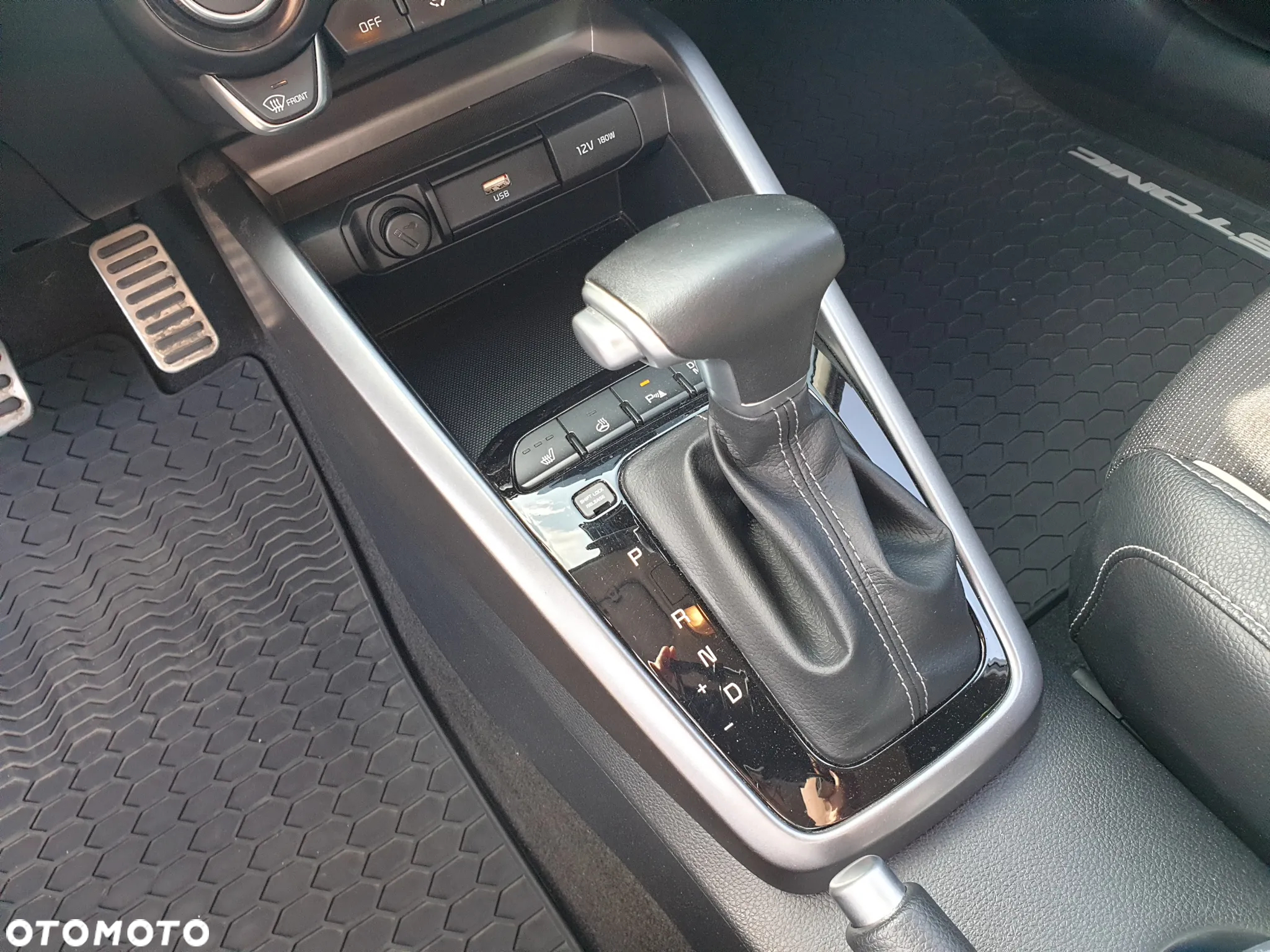 Kia Stonic 1.0 T-GDI GT Line DCT - 16