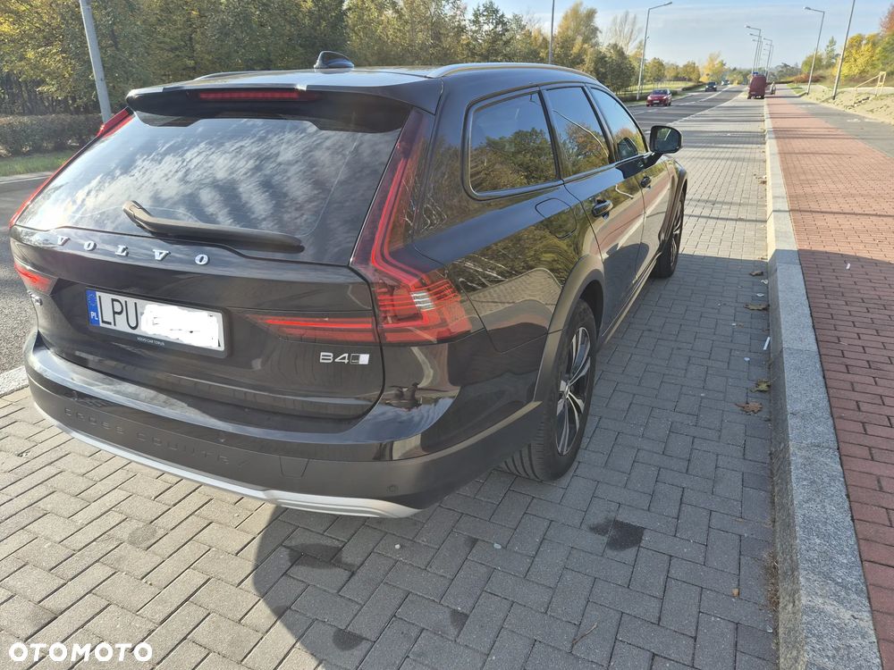 Volvo V90 Cross Country - 21