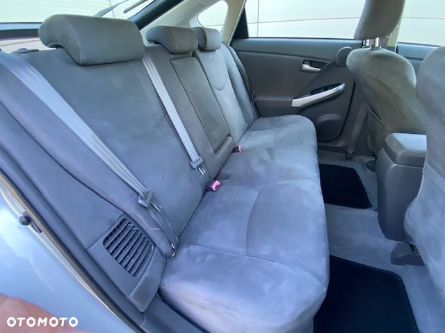 Toyota Prius (Hybrid) Comfort - 26