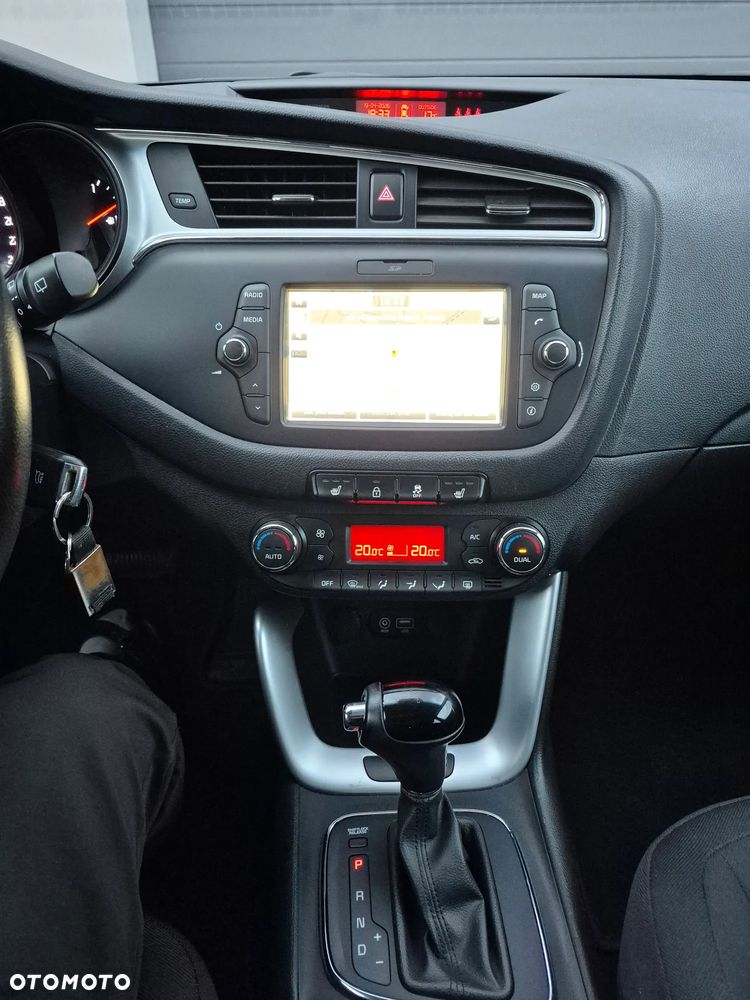 Kia Ceed 1.6 GDI Smart Plus DCT - 27