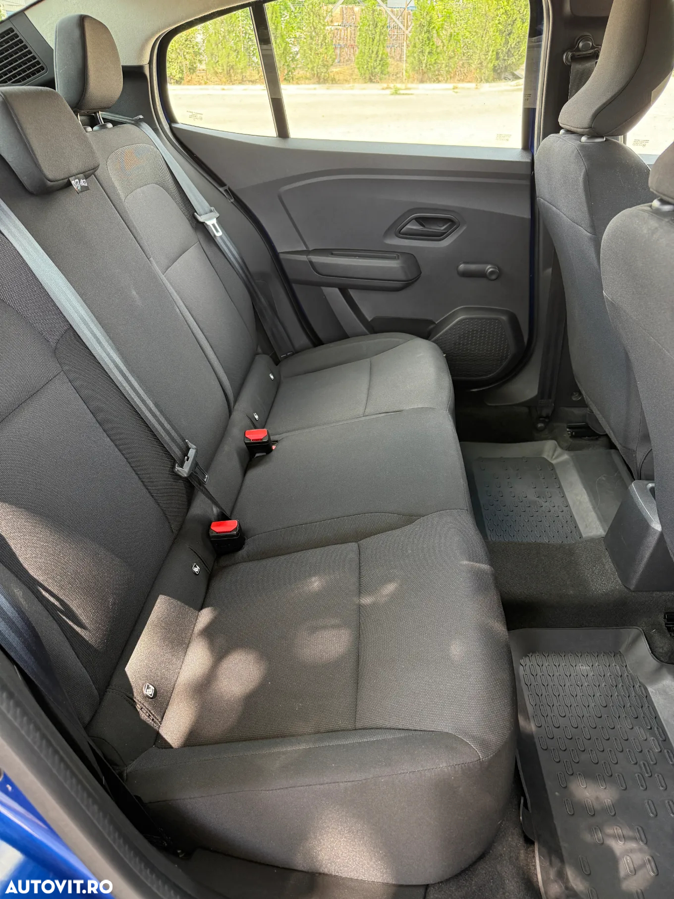 Dacia Logan TCe 90 Essential - 8