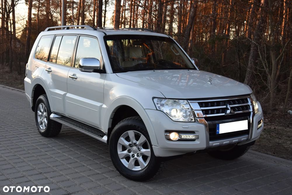 Mitsubishi Pajero - 2