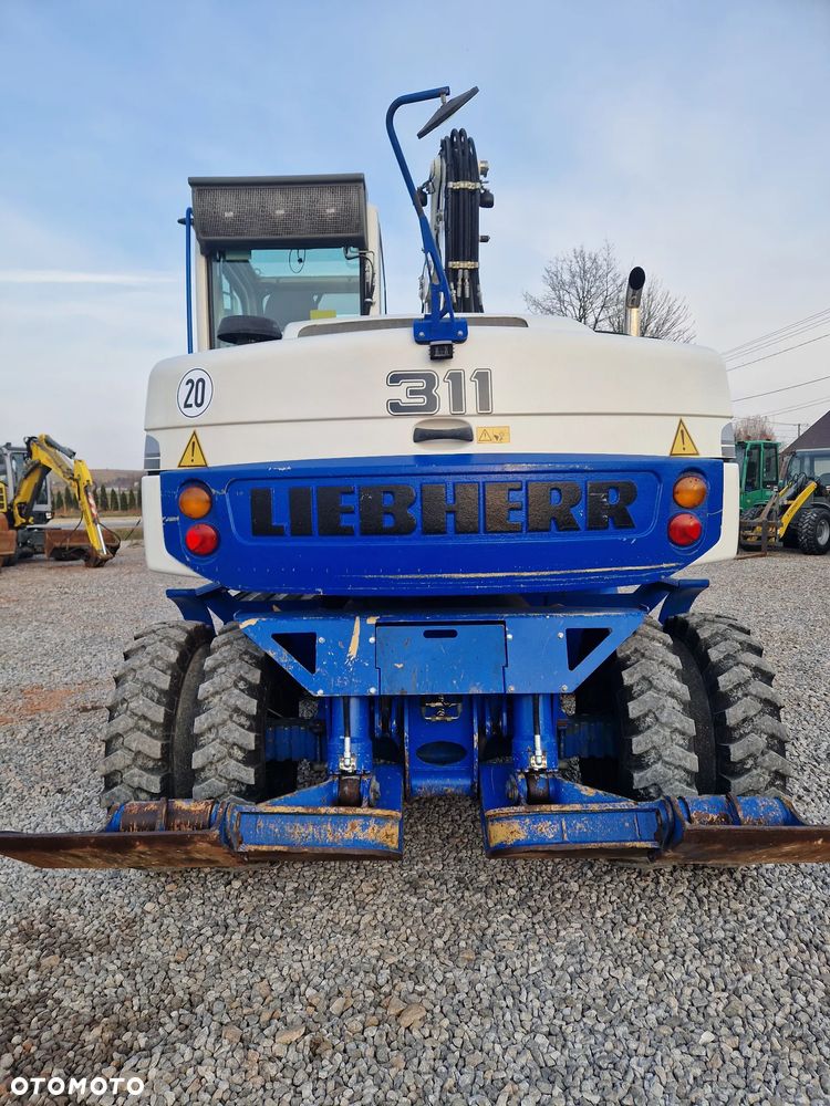 Liebherr A 311 - 4