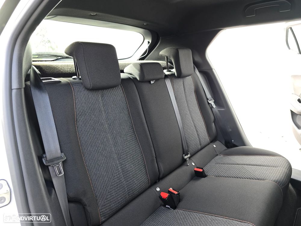 Peugeot 2008 1.2 PureTech Style - 33