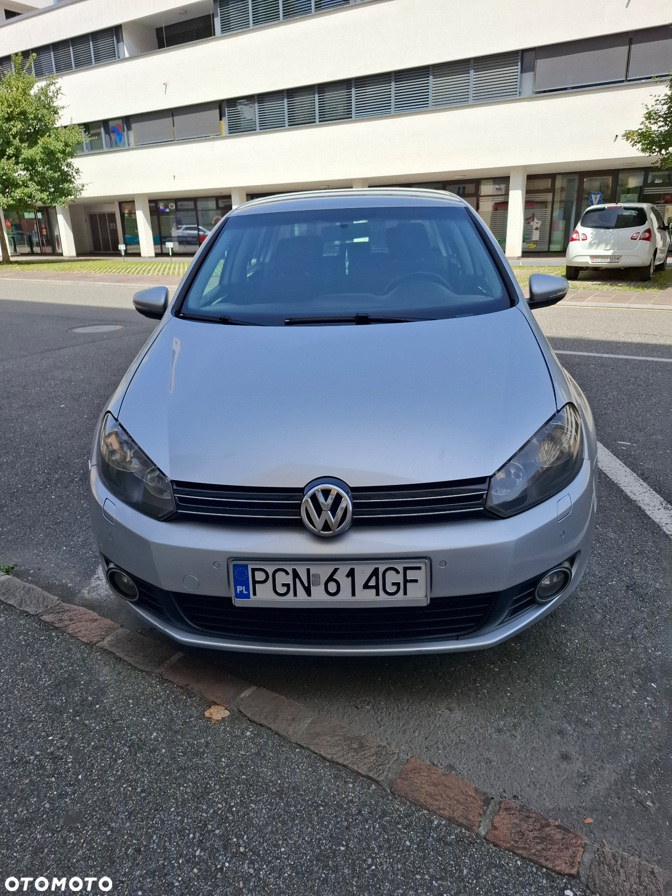 Volkswagen Golf VI 1.6 TDI Comfortline - 10