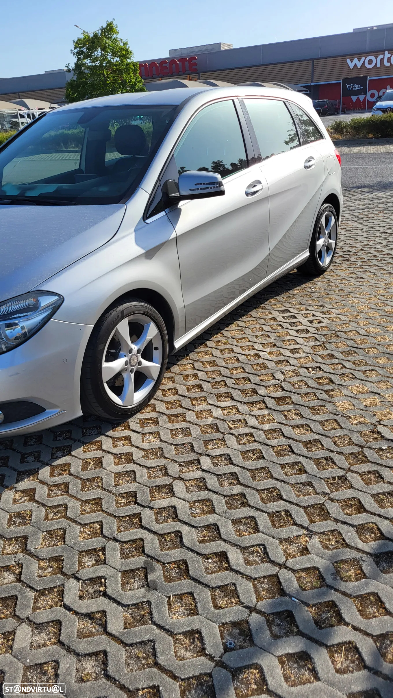 Mercedes-Benz B 180 - 21